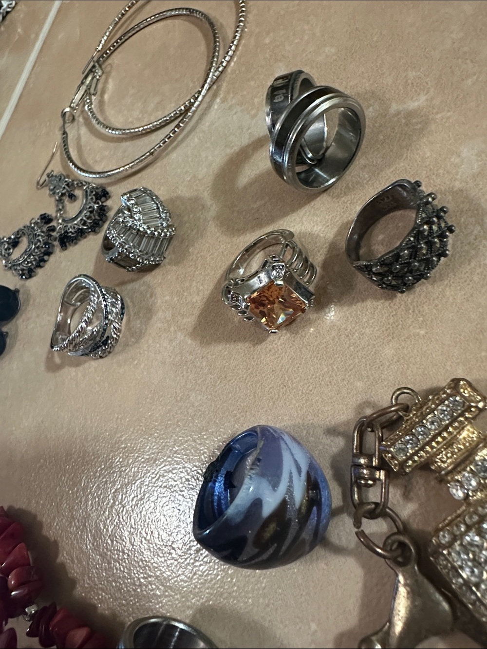 5 lbs! Mixed Costume,plus Jewelry Lot - Multi Color Necklaces & Bracelets - Picture 15 of 17
